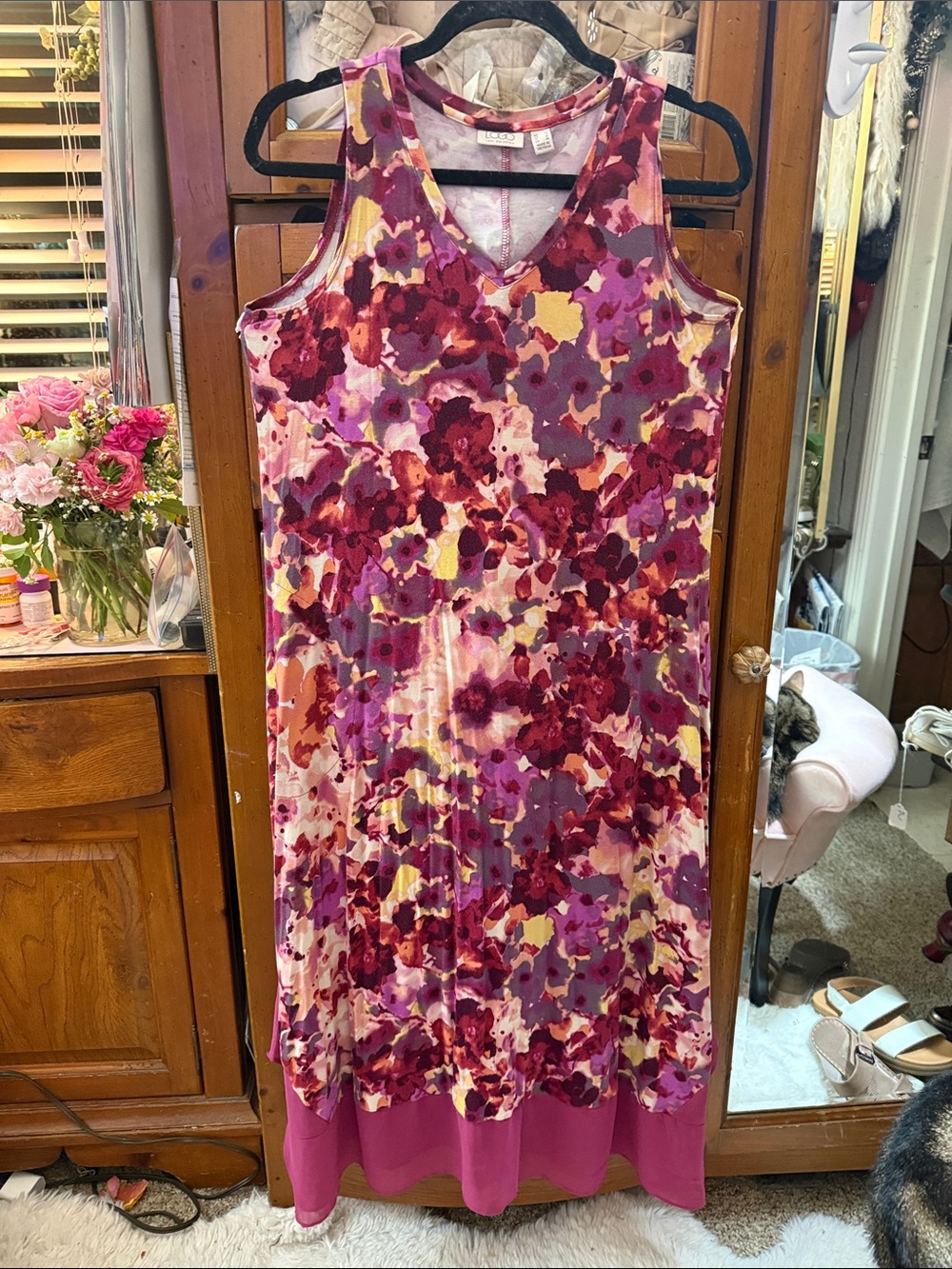 "Like New" Logo Brand Sleeveless Floral V-Neck Maxi Dress in Fuchsia/Plum Mix